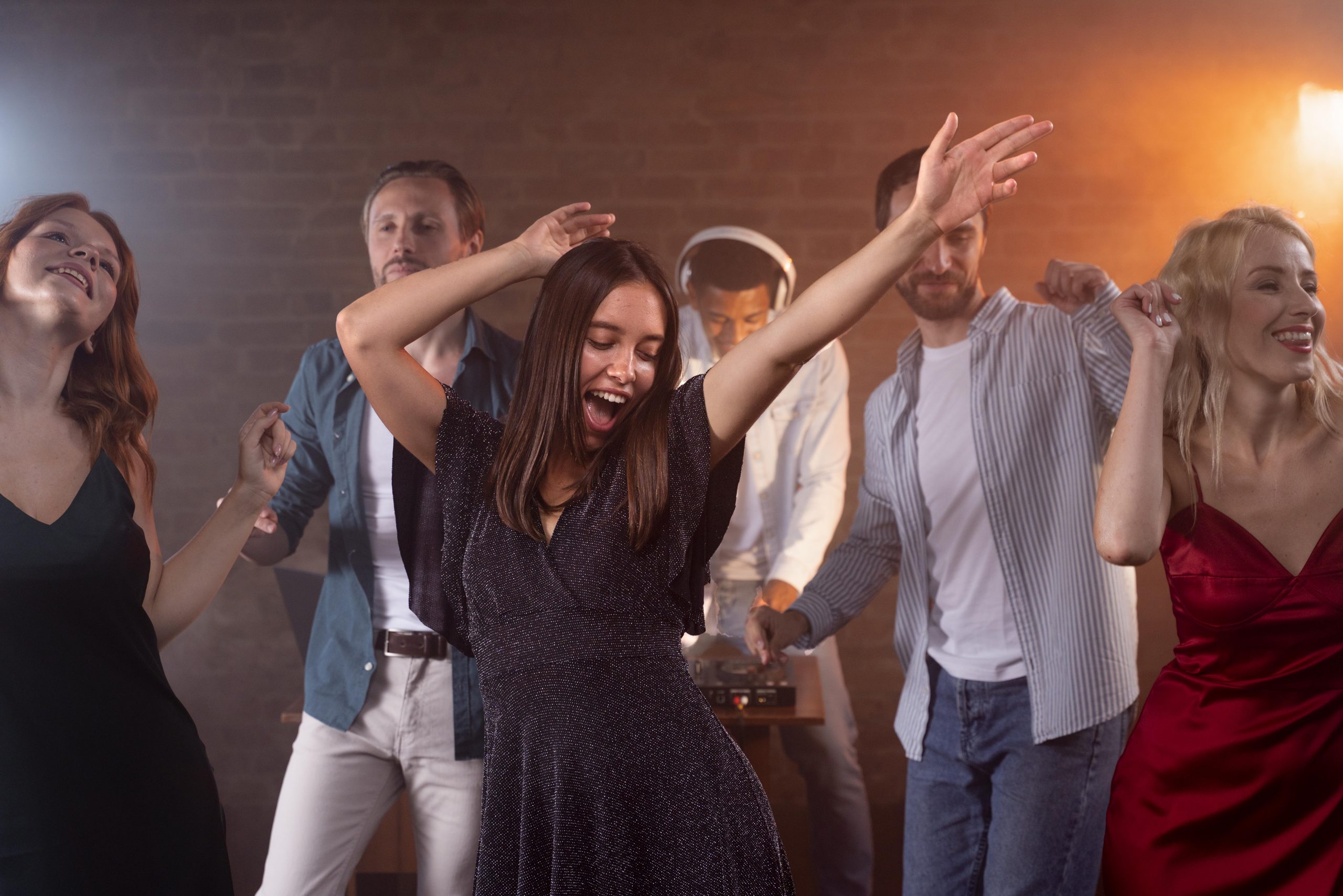 CLASES DE BAILE PARA EMPRESAS- PORTADA